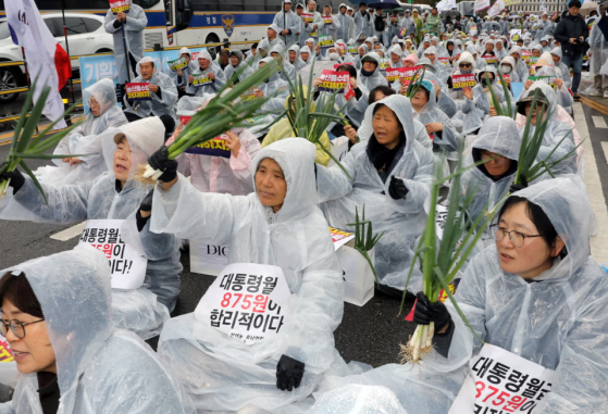 区区大葱绊倒一国总统！韩国议会周三火热选举 却遇上通胀怨气