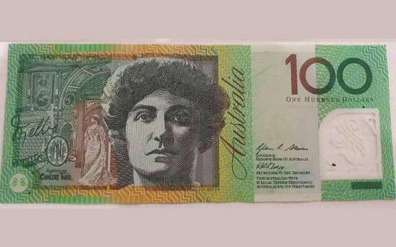 El dólar australiano cae por tercer día ya que dos factores fortalecen al dólar
